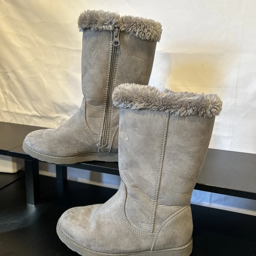 Cat & Jack Girls' Kameryn Faux Fur Shearling Boots‎ Gray 1